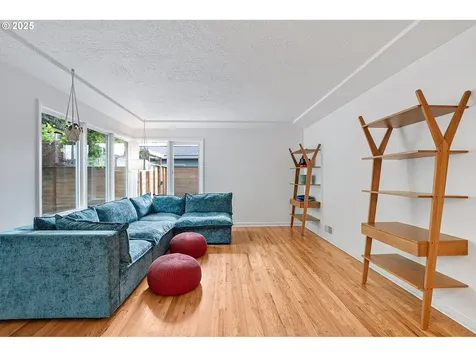2543 NE 92nd Avenue Portland OR 97220