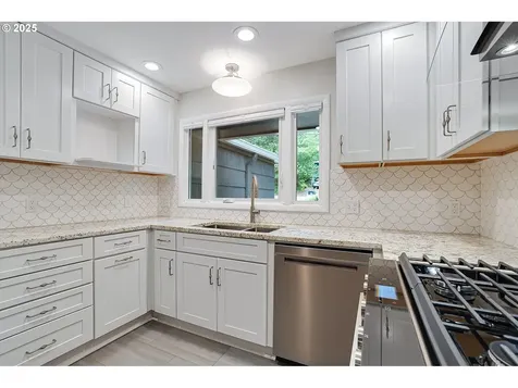 2543 NE 92nd Avenue Portland OR 97220