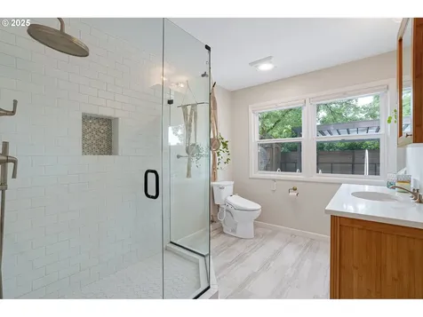 2543 NE 92nd Avenue Portland OR 97220