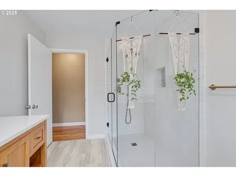 2543 NE 92nd Avenue Portland OR 97220
