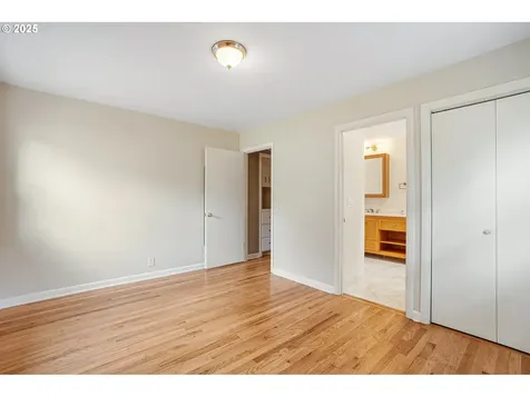 2543 NE 92nd Avenue Portland OR 97220