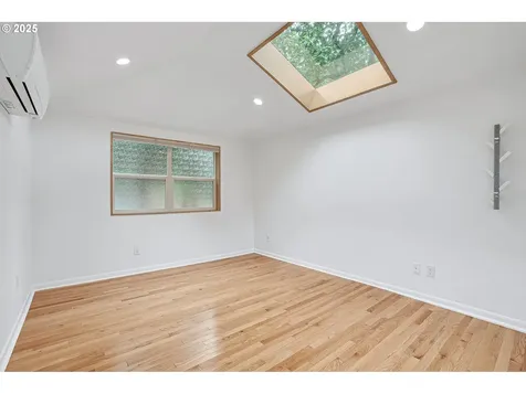 2543 NE 92nd Avenue Portland OR 97220