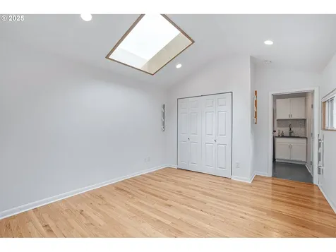 2543 NE 92nd Avenue Portland OR 97220