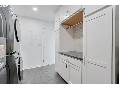 2543 NE 92nd Avenue Portland OR 97220