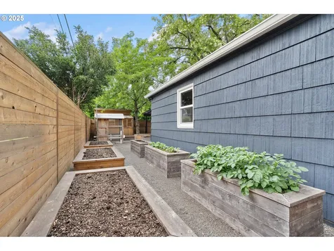 2543 NE 92nd Avenue Portland OR 97220