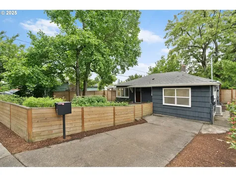 2543 NE 92nd Avenue Portland OR 97220