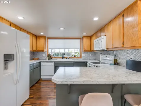 692 SW Westview Drive Mcminnville OR 97128