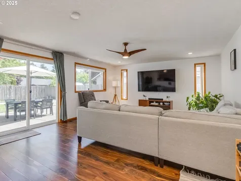 692 SW Westview Drive Mcminnville OR 97128