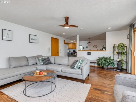 692 SW Westview Drive Mcminnville OR 97128