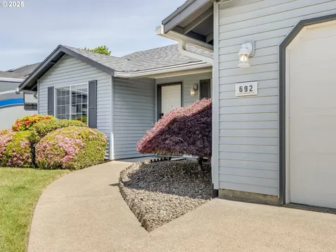 692 SW Westview Drive Mcminnville OR 97128