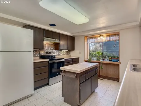 1935 NE Orchard Avenue Mcminnville OR 97128