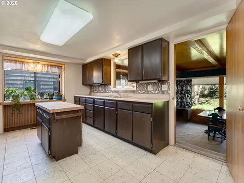 1935 NE Orchard Avenue Mcminnville OR 97128