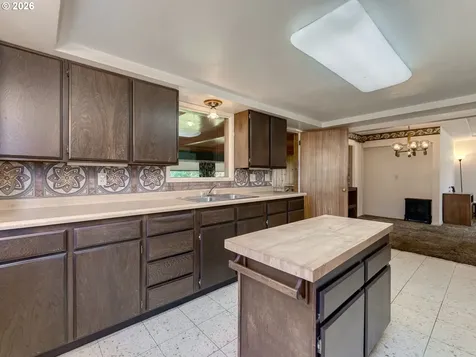 1935 NE Orchard Avenue Mcminnville OR 97128