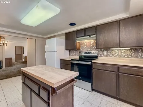 1935 NE Orchard Avenue Mcminnville OR 97128