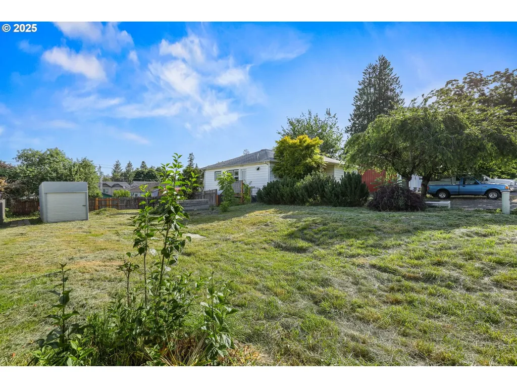 38565 Pleasant Street Sandy OR 97055