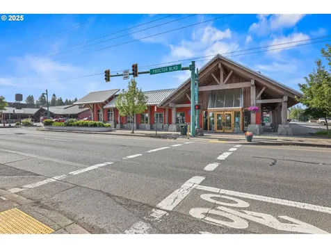 38565 Pleasant Street Sandy OR 97055