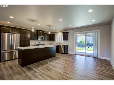 325 Brady Lane Roseburg OR 97471