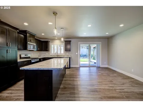 325 Brady Lane Roseburg OR 97471