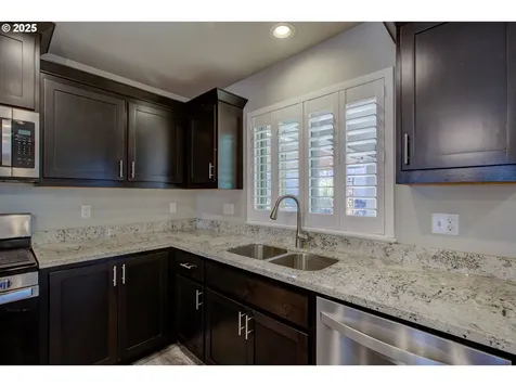 325 Brady Lane Roseburg OR 97471
