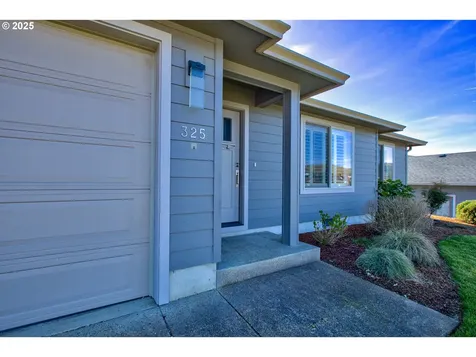 325 Brady Lane Roseburg OR 97471