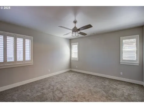 325 Brady Lane Roseburg OR 97471