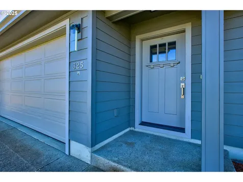 325 Brady Lane Roseburg OR 97471