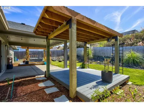 325 Brady Lane Roseburg OR 97471