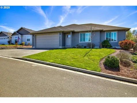 325 Brady Lane Roseburg OR 97471