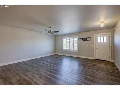 325 Brady Lane Roseburg OR 97471
