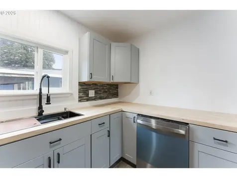 4424 SE Roethe Road Milwaukie OR 97267