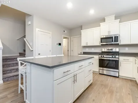 8473 SE Crabapple Street Hillsboro OR 97123