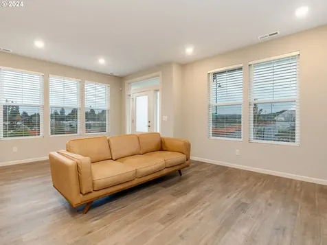 8473 SE Crabapple Street Hillsboro OR 97123