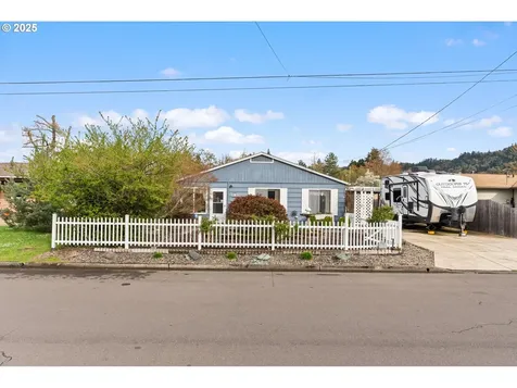 527 W Berdine Street Roseburg OR 97471