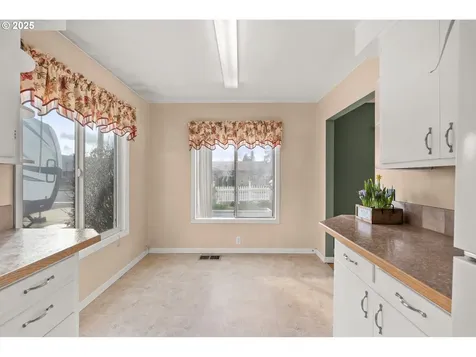 527 W Berdine Street Roseburg OR 97471