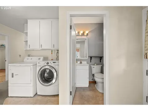 527 W Berdine Street Roseburg OR 97471