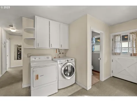 527 W Berdine Street Roseburg OR 97471