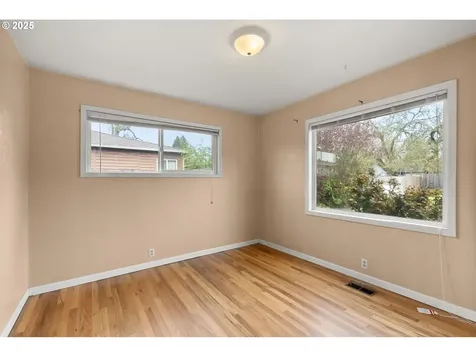 527 W Berdine Street Roseburg OR 97471