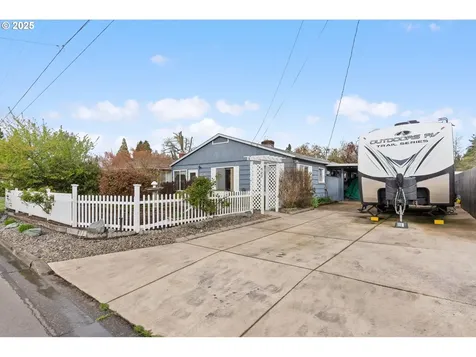 527 W Berdine Street Roseburg OR 97471
