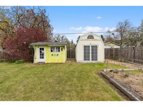 527 W Berdine Street Roseburg OR 97471