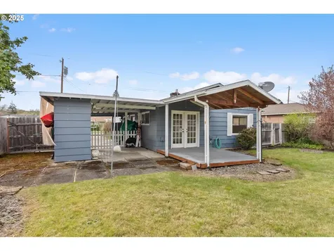 527 W Berdine Street Roseburg OR 97471