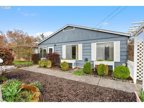 527 W Berdine Street Roseburg OR 97471