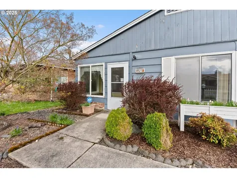 527 W Berdine Street Roseburg OR 97471