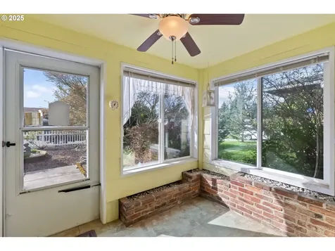 527 W Berdine Street Roseburg OR 97471