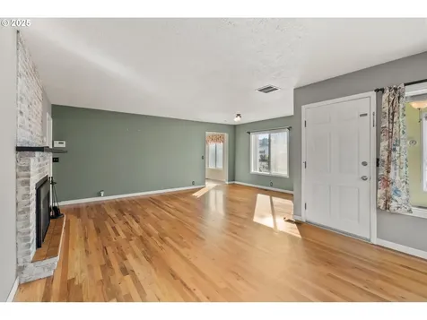 527 W Berdine Street Roseburg OR 97471