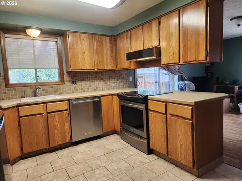 130 NE 12th Avenue Canby OR 97013