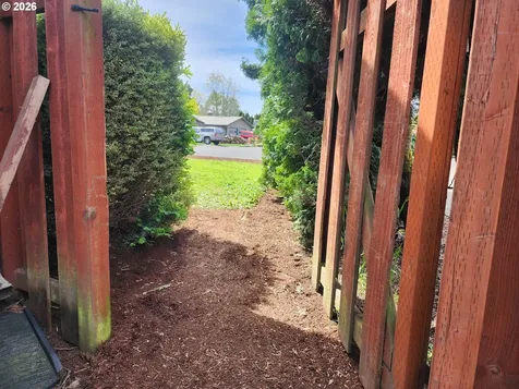 130 NE 12th Avenue Canby OR 97013