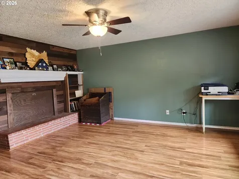 130 NE 12th Avenue Canby OR 97013