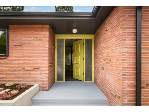 7300 NE Sacramento Street Portland OR 97213
