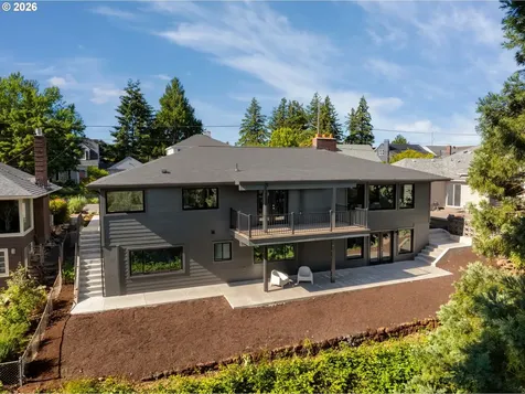 7300 NE Sacramento Street Portland OR 97213