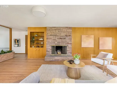 7300 NE Sacramento Street Portland OR 97213